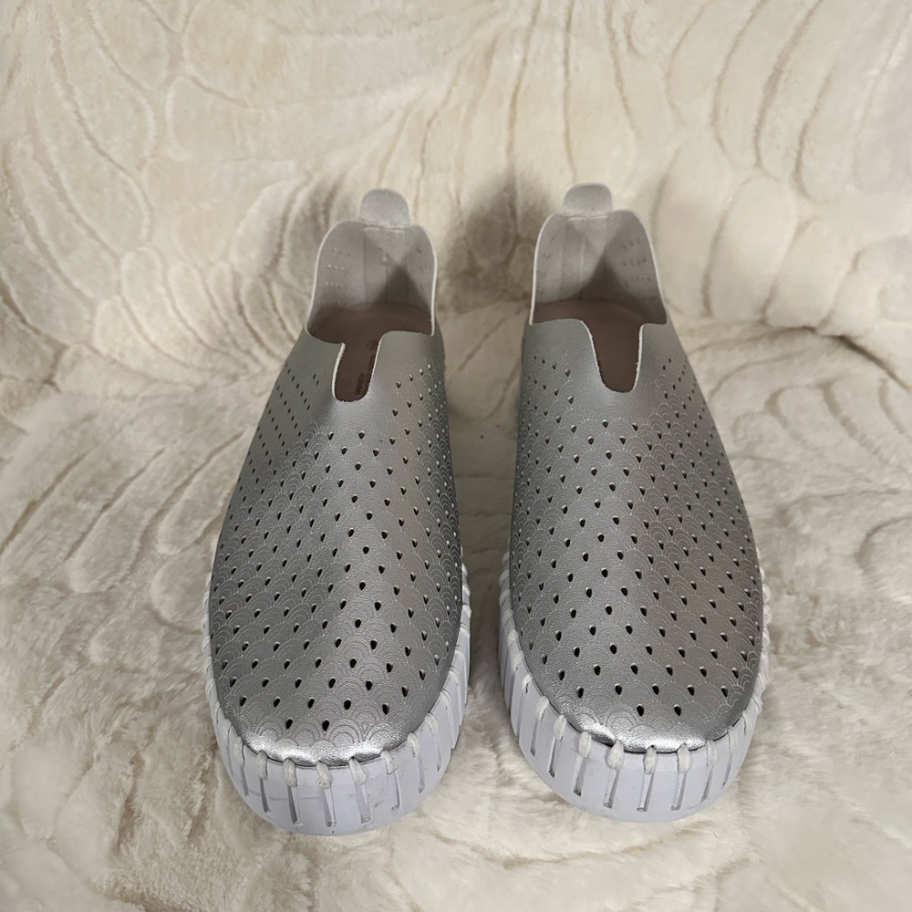 Isle Jacobsen Silver Perforated Slip-On Shoes